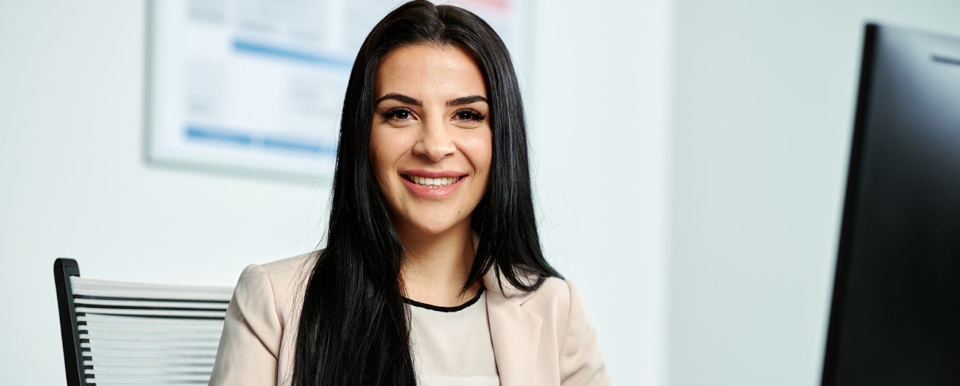 Header f&uuml;r Kundenberater (m/w/d) &ndash; Deutsch & Englisch