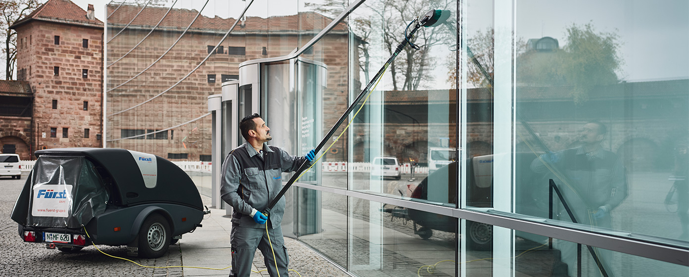 Header für Gebäudereiniger (m/w/d) in der Bau-, Glas- und Sonderreinigung